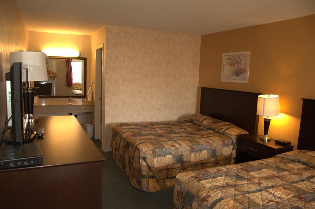 Best Budget Inn & Suites Kamloops Zewnętrze zdjęcie